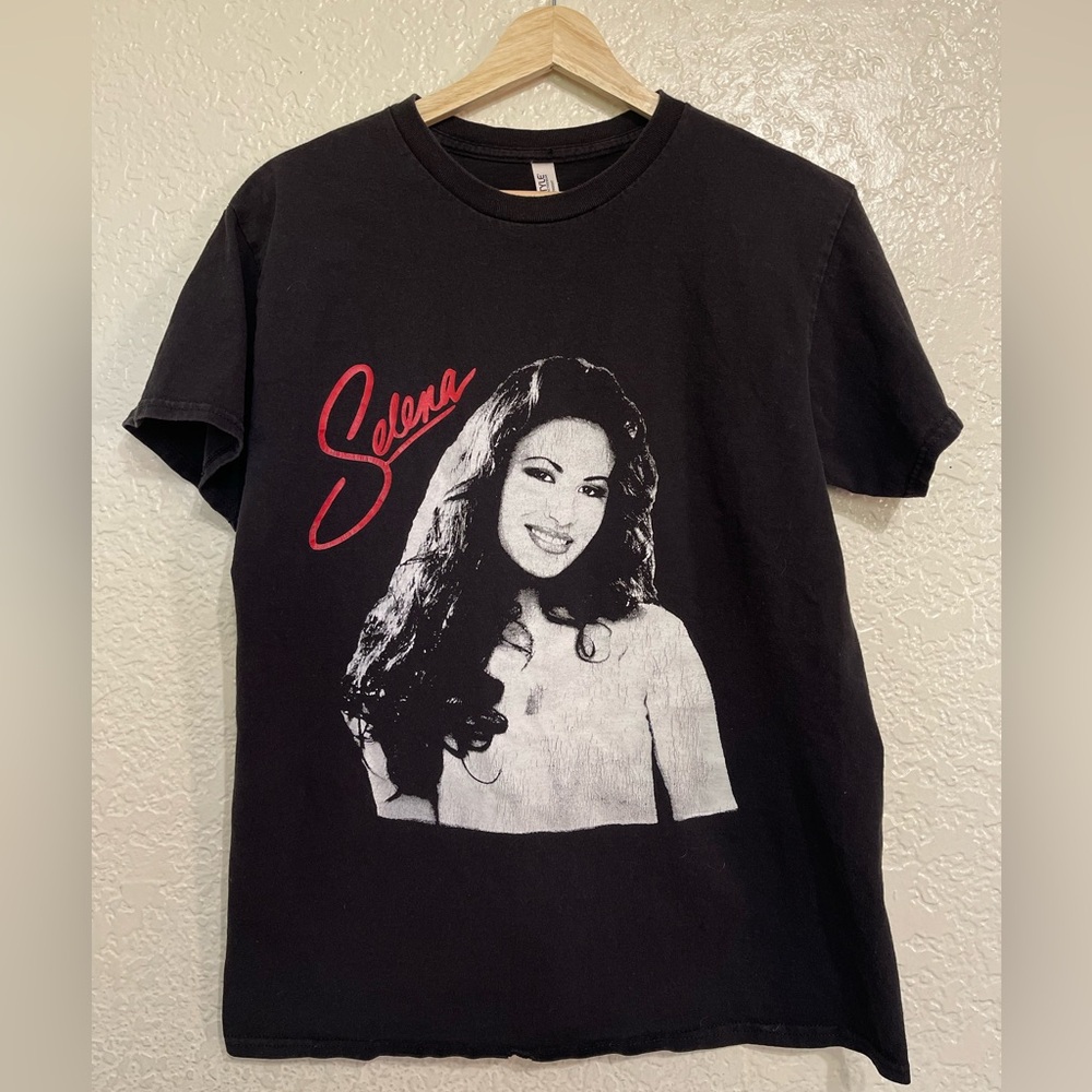 Vintage Selena Graphic T-Shirt, Size M